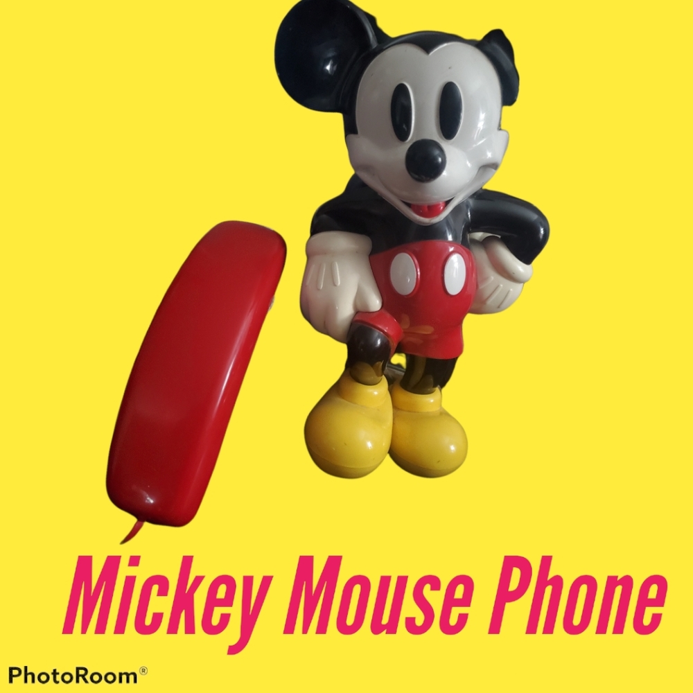 Disney Collectors MUST HAVES!! Mickey phone! Mickey/Minnie cups, card & clocks
